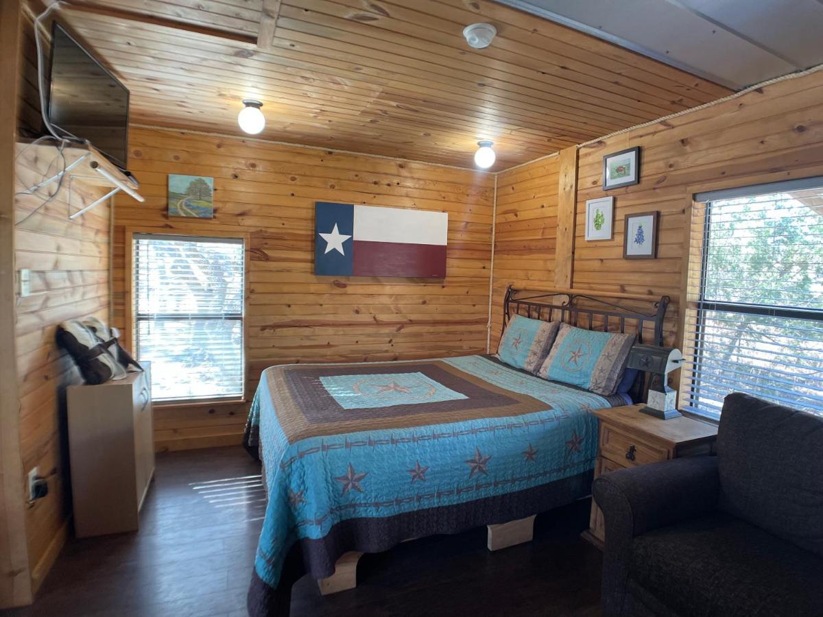 Walnut Canyon Cabins 弗雷德里克斯堡 外观 照片